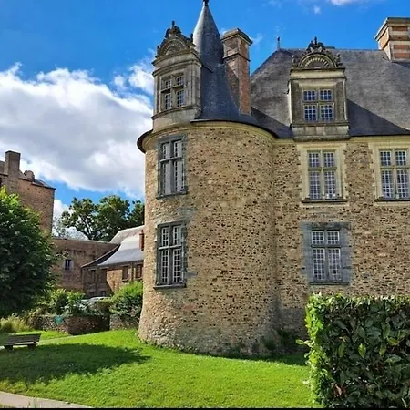 Cozy Garden House * Chateaubriant